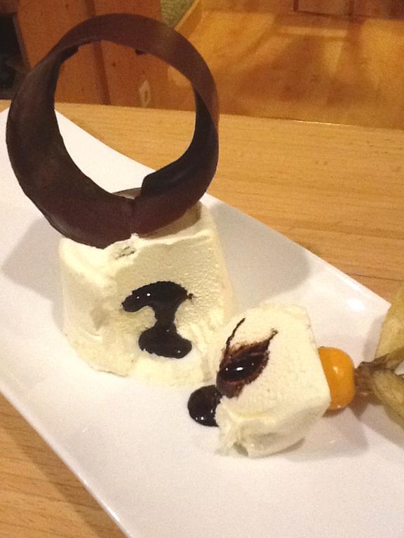 Hotel Meisules เซลวาดีวัลการ์เดนา ภายนอก รูปภาพ